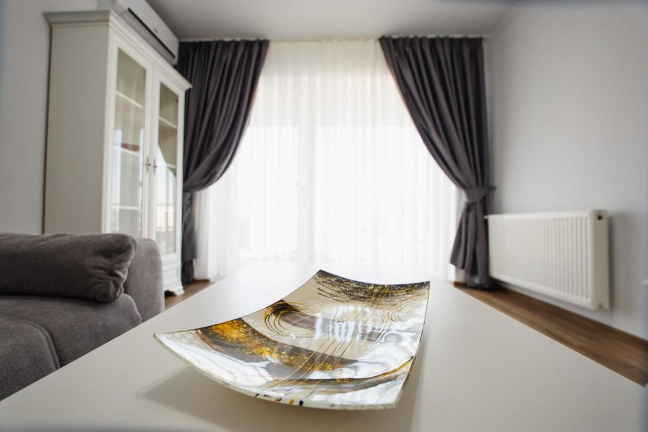 Bright & Elegant Central Apartment Oradea Zewnętrze zdjęcie